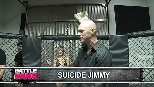 Блондинка-шлюшка раздвигает ноги для огромного донга