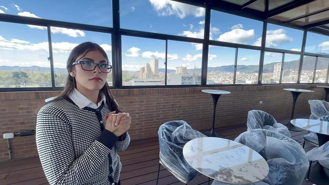 ingeniera recibe una gran follada del arquitecto para calmar su enojo y recibir la obra