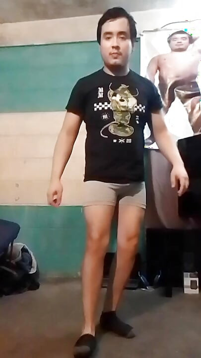 ボクサーパンツ姿のイエスがペニスを引っ張る 142