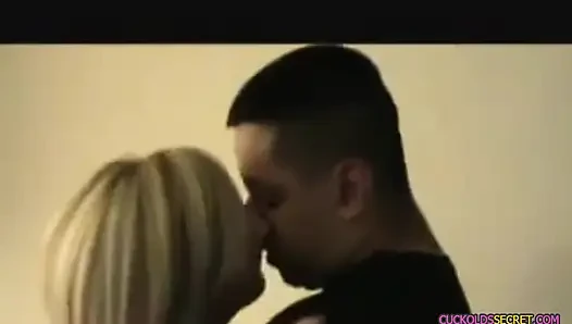 Aldatılanların sırları - kadın kılıklı kadın karısını üçlü grup sekste izliyor