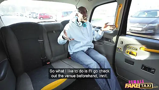 Female Fake Taxi - шотландская блондинка Samantha Joiner скачет на большом черном члене британского Dj