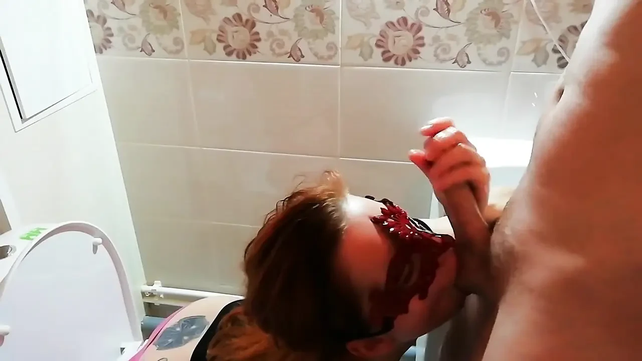 Um on Face in Toilet!!! Full-mouth Sperm!!!