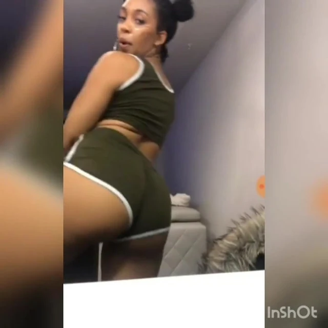 Caught That Ass TWERK on Live
