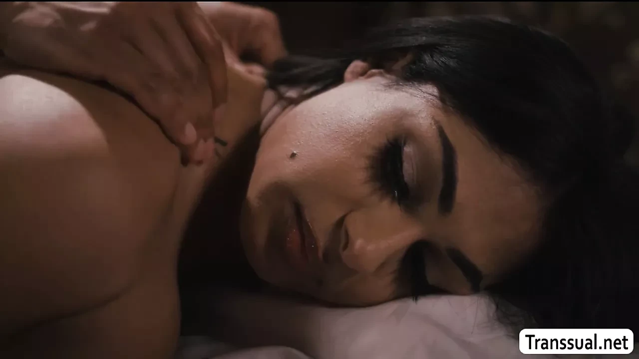 Horny Guy loves banging TGirls butthole