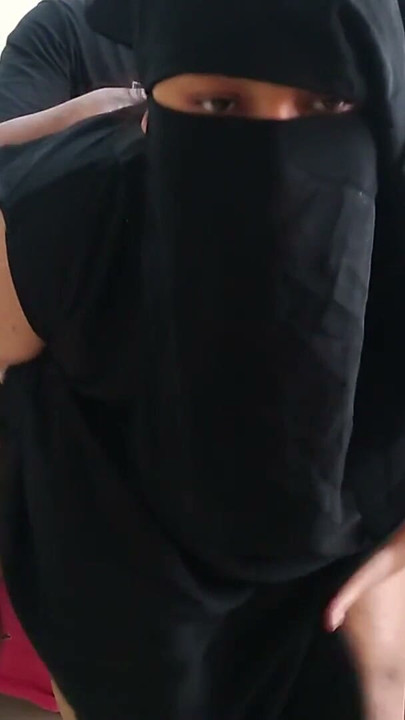 Gujarati Desi Sexy Stepmom Gives Stepson Rough Fuck Handcuffed To Bed - Indian MILF Hijab Cowgirl Riding | Clip 3