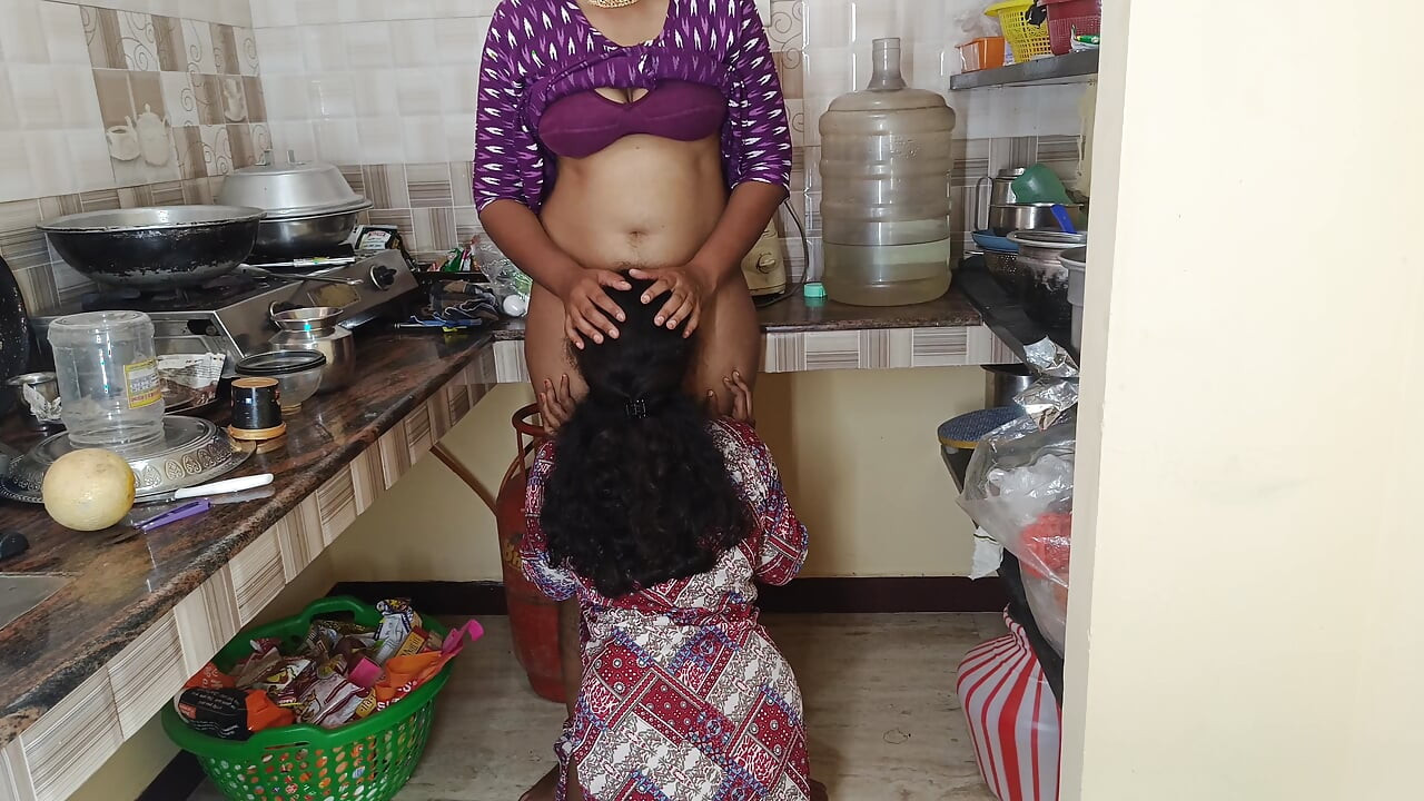 Housewife lesbian