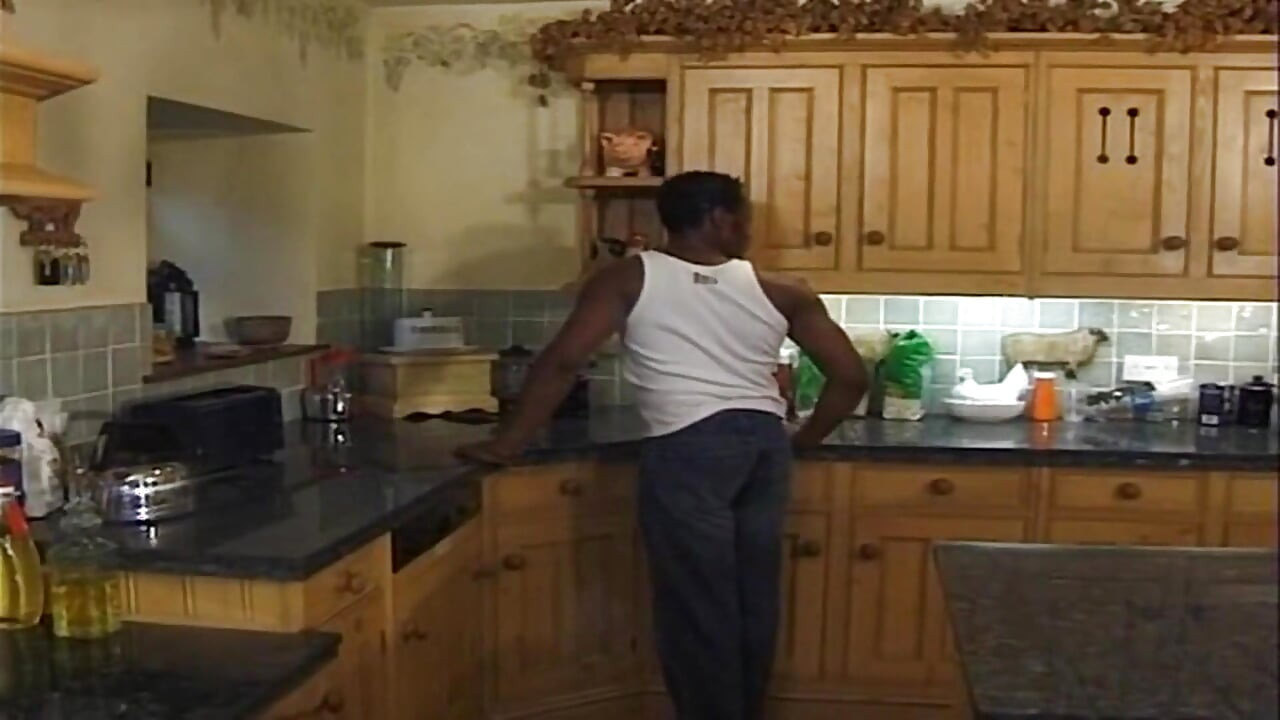 Las grandes aventuras británicas de Omar: fantasía jugosa (2001)