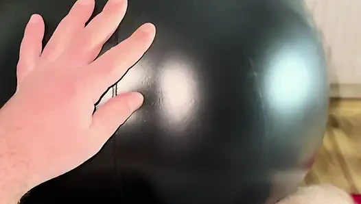 Yaramaz öğrenci kız profesörü emiyor ve deri pantolonuna boşalması için yalvarıyor