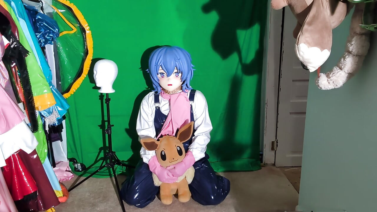 Κοσπλέιερ PVC Kigurumi με στολή κηπουρού και παιχνίδι με δονητή