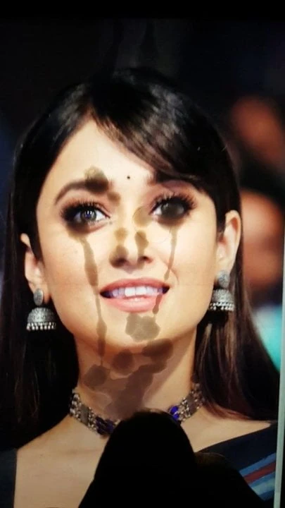 Ileana D'Cruz cumtribute