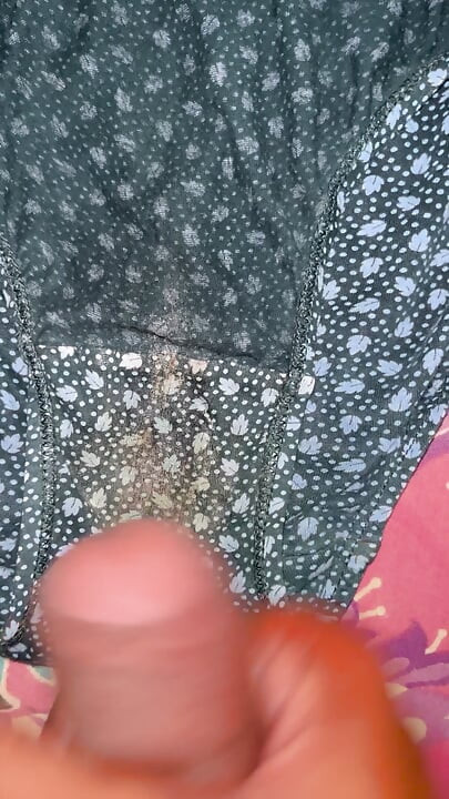 My stepdaughter is very dirty and smelly panties