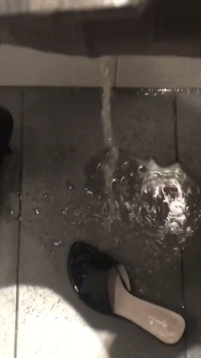 Fetish crossdresser pissing on high heels | Clip 2