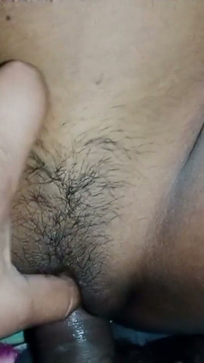 Knulla min fitta. Het tjejsex med pojkvän. Indisk tjejsexvideo. Kåt tjej med pojkvän hindi-video hemmagjord | Klipp 2