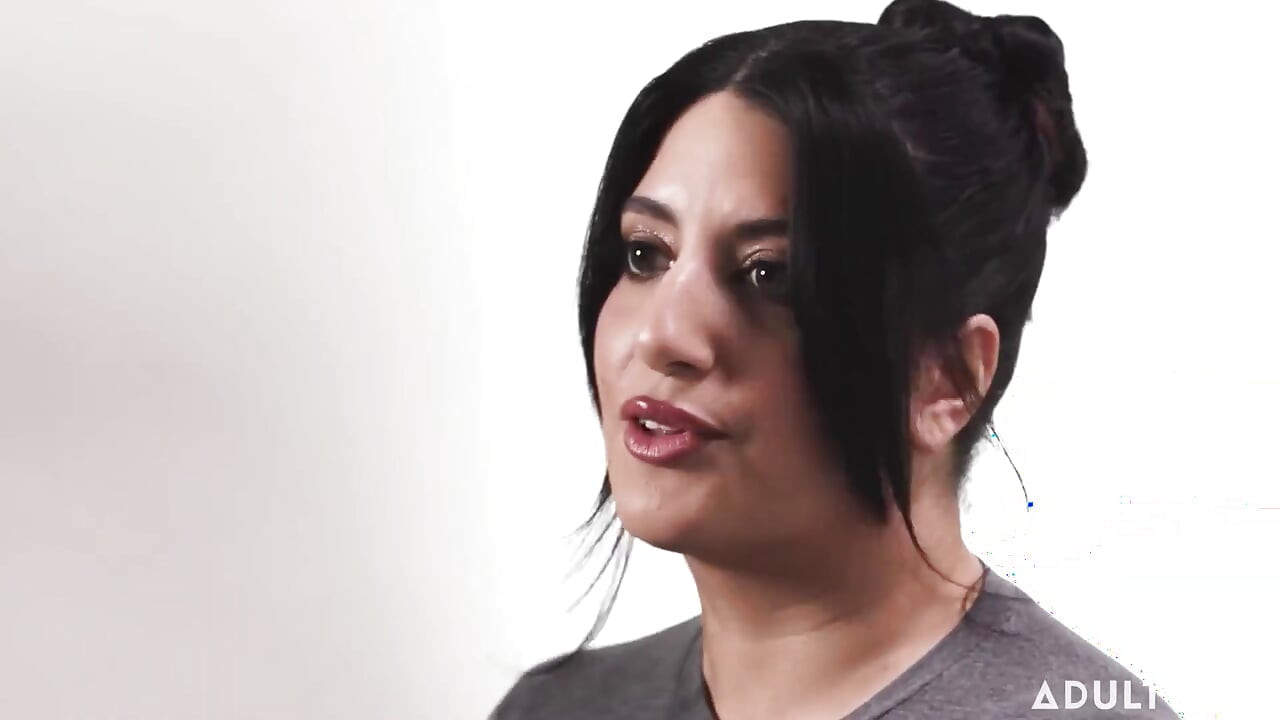 Sarah Arabic her gün şimdiye kadarki en iyi grup seks partisine sahip! | yıldızı röportajı | Adult Time