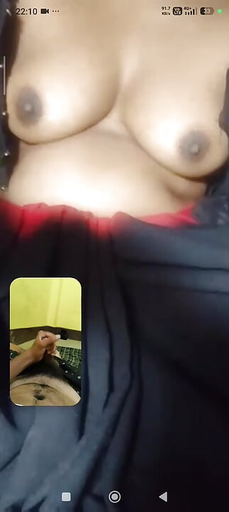 Desi tante naakt videogesprek