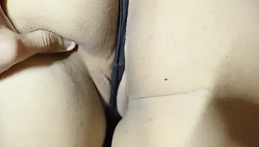 Небольшое видео, как я раздеваюсь для мастурбации, сиськи, задница, богатеть голой, и я в конечном итоге трогаю себя и становится мокрой