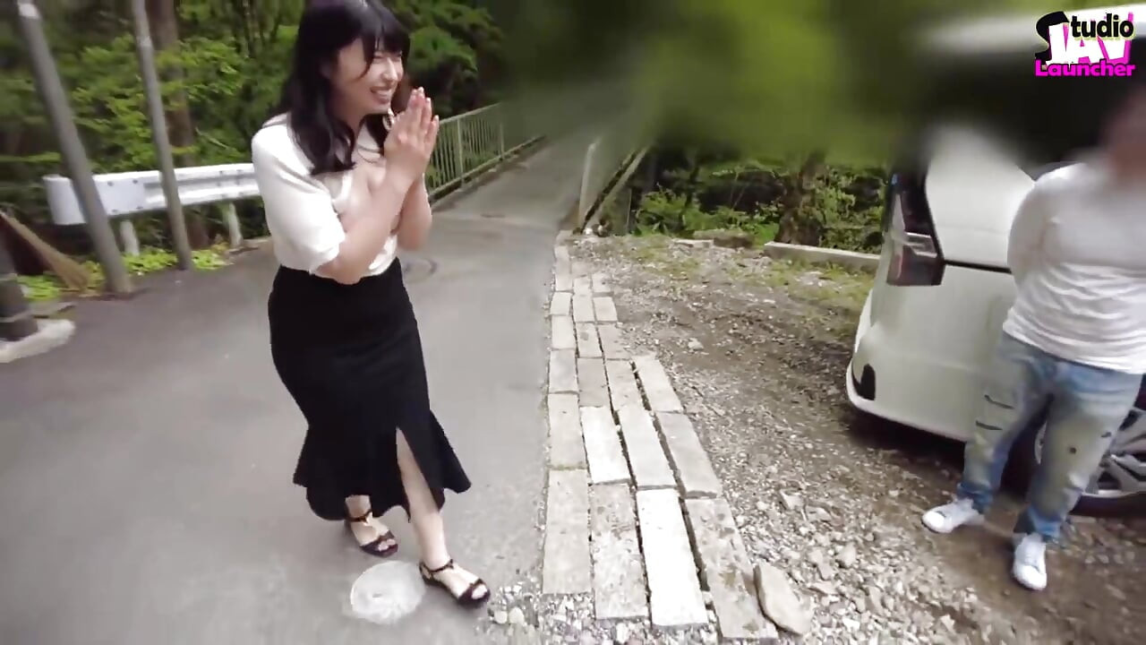 A Slick - 야외 라이딩 챕터 1을 위해 완전히 기름을 벗는 웃는 G-겸둥이