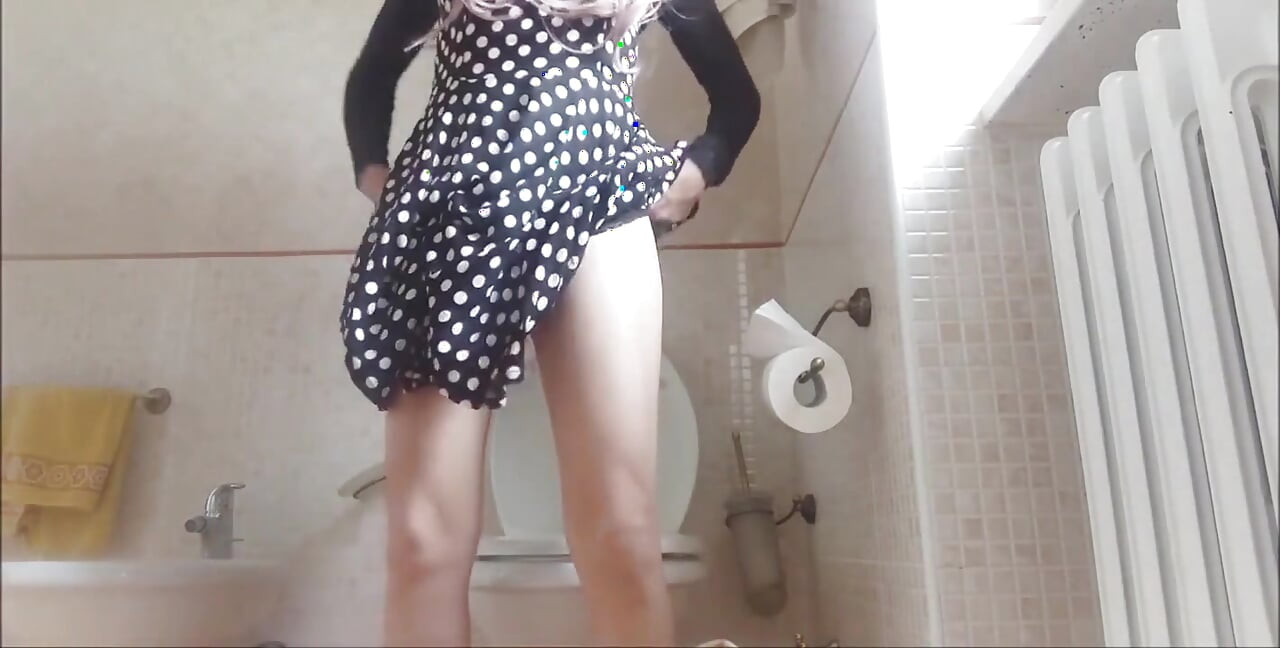 The Hottest Pee Is Always and Only My Stepmom