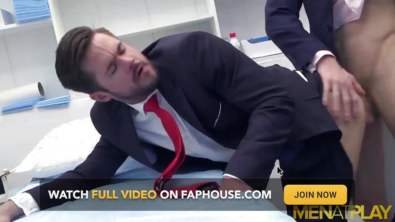 Menatplay suited doctor Mike De Marko seduces Kayden Gray