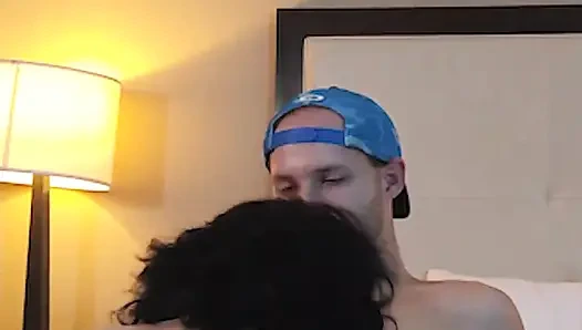 Супер сексуальная миниатюрная татуированная тинка сосет член - подборка 3