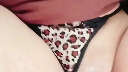 Naughty Malay Girl First Time Get Creampie in her creamy pussy