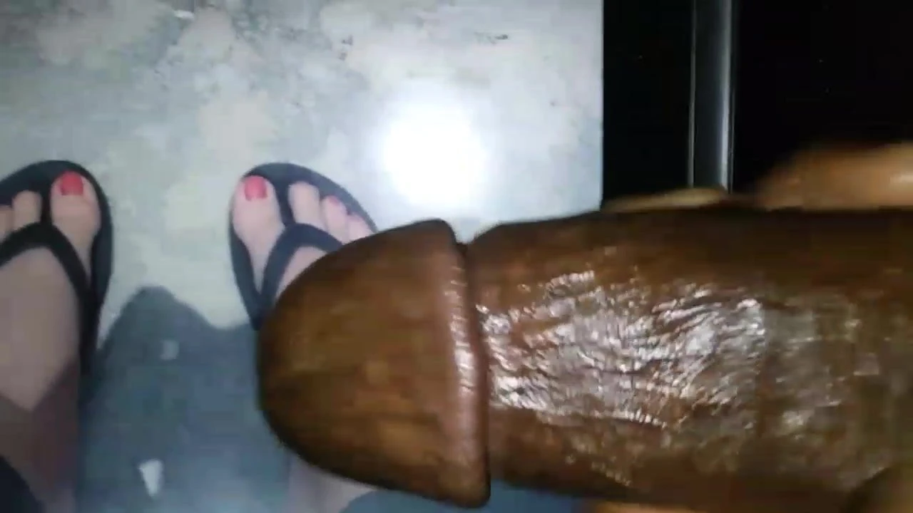 Hommage aux pieds pour une femme salope sexy