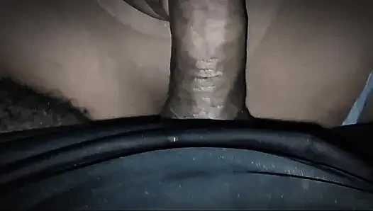 Er steckte sein höschen auf die seite und steckte es hart in den arsch der heißen mutter meines freundes, bevor der cuckold von der arbeit nach hause kam