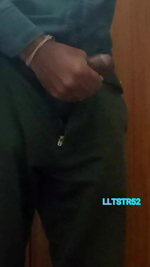 I ejaculated a lot of cum from masturbating my cock. (LLTSTR52)