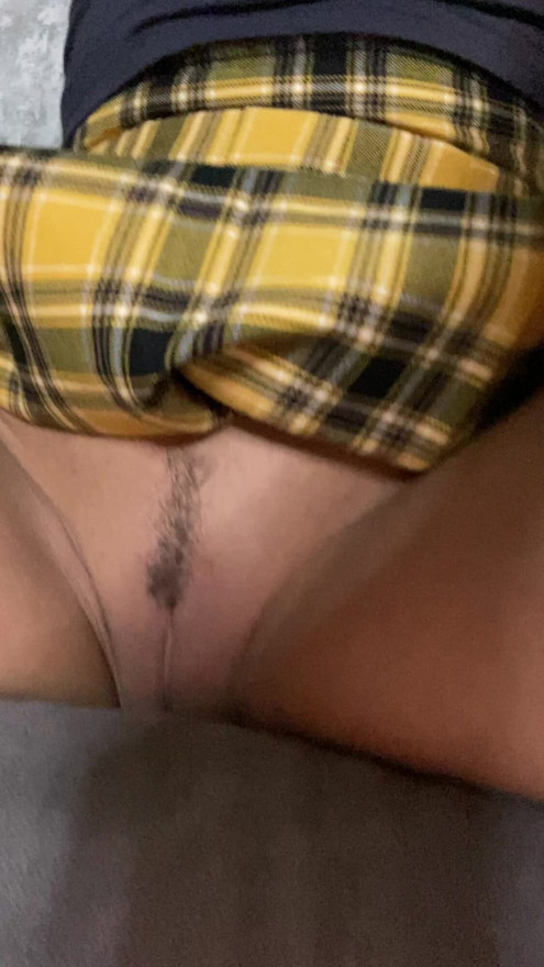 UauMana. Mostrando o corte de cabelo da minha buceta, ela gosta de ser perfeitamente😈