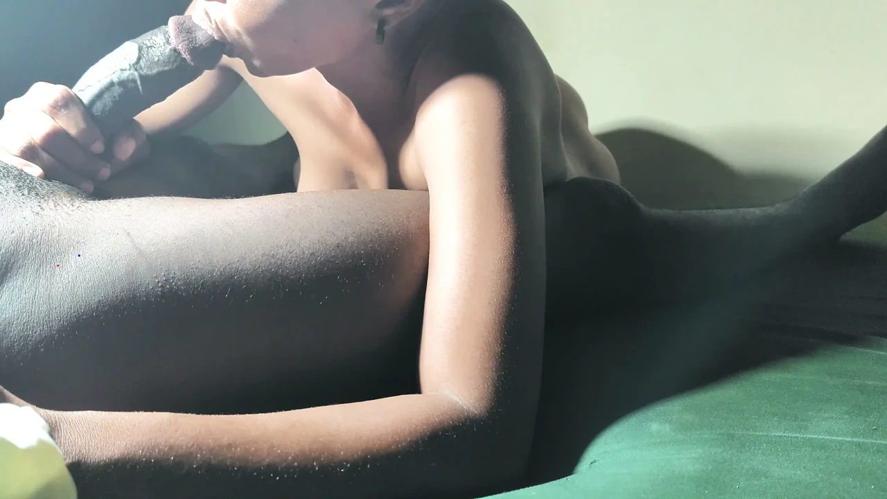 24小时吮吸鸡巴