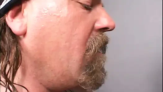 Возбужденная милфа-блондинка наслаждается сексом с большим членом