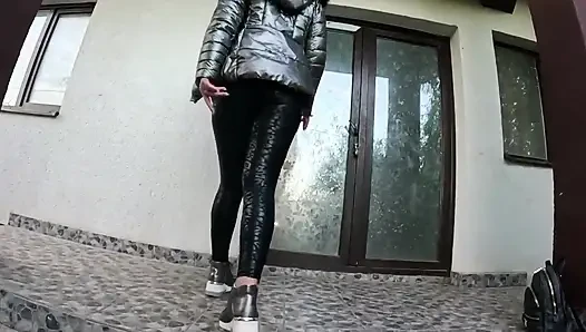 Gärtnerin tief in den hals, grobes gesichtsfick und doppel-sperma auf meine glänzende unterjacke