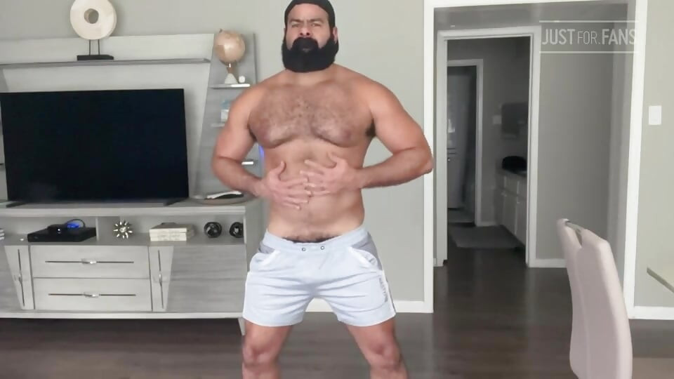 Show de webcam muscle bear en ropa interior y final feliz