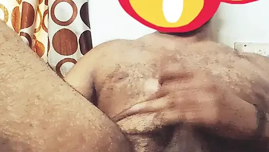 Çıplak mallu kıllı model yatak odasında mastürbasyon yapıyor