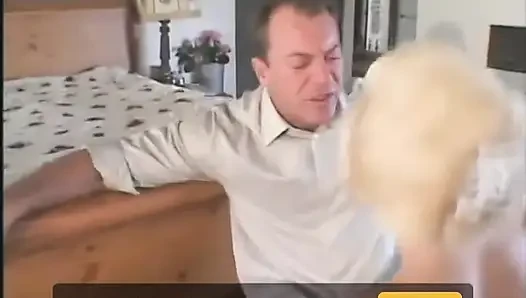 Milf blonde schönheit macht anal und nimmt eine heiße gesichtsbesamung