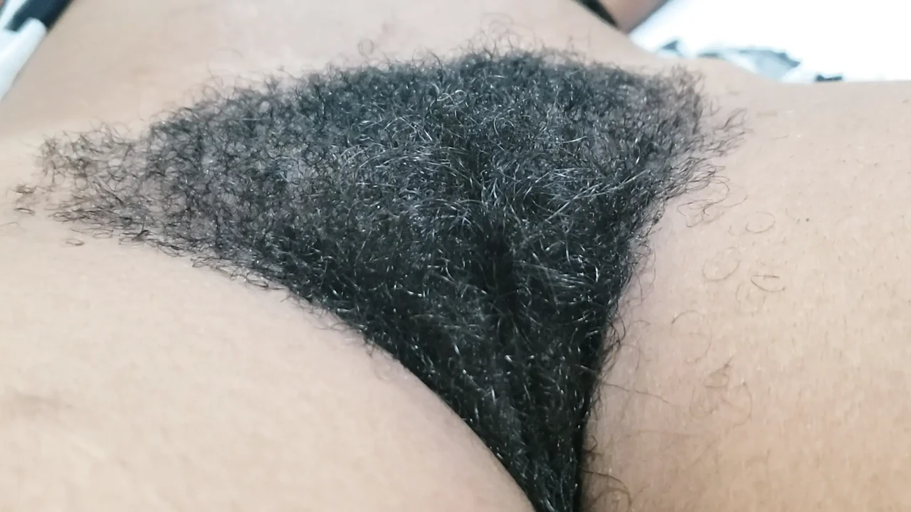 Amateur Hairy Pussy MILF Moments With Natural Curves