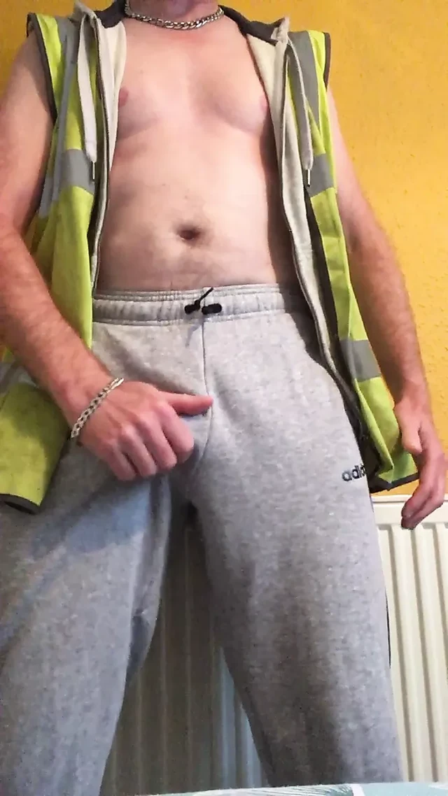 Dirty builder Jonny4dad in HiVis shooting my load