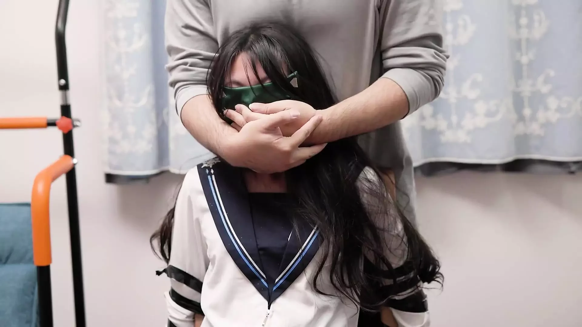厳しい尋問