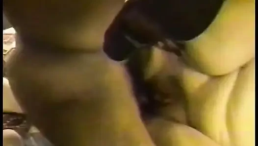 Pejantan hitam meniduri kontol panas mengisap istri pantat besar di memeknya yang sempit