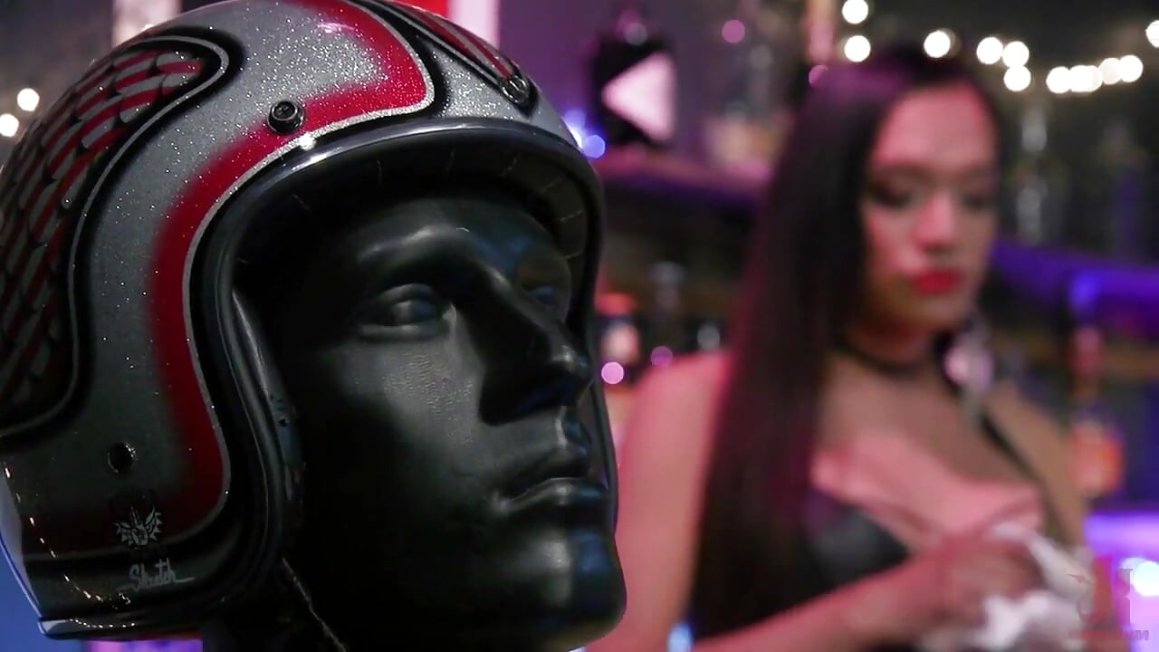 आप 86 के हैं: jessica Fox मांसपेशियों वाली उपद्रवी Colby jansen को चोदती है