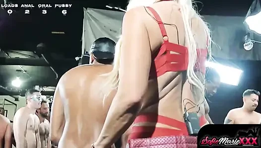 Sofie marie dan lizzie love si cewek penurut digilir di pesta seks
