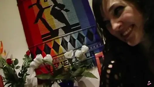 Heißer dreier mit dem mädchen aus dem sexshop.
