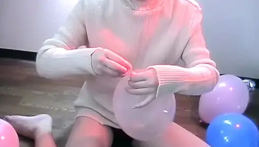 Japanese Girl Likes It on the Floor