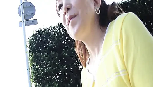 A081G11 meskipun tubuhnya langsing, cewek ini melepasnya dengan berani mengambil foto wanita dewasa favoritnya dengan besar dan lagi asik!