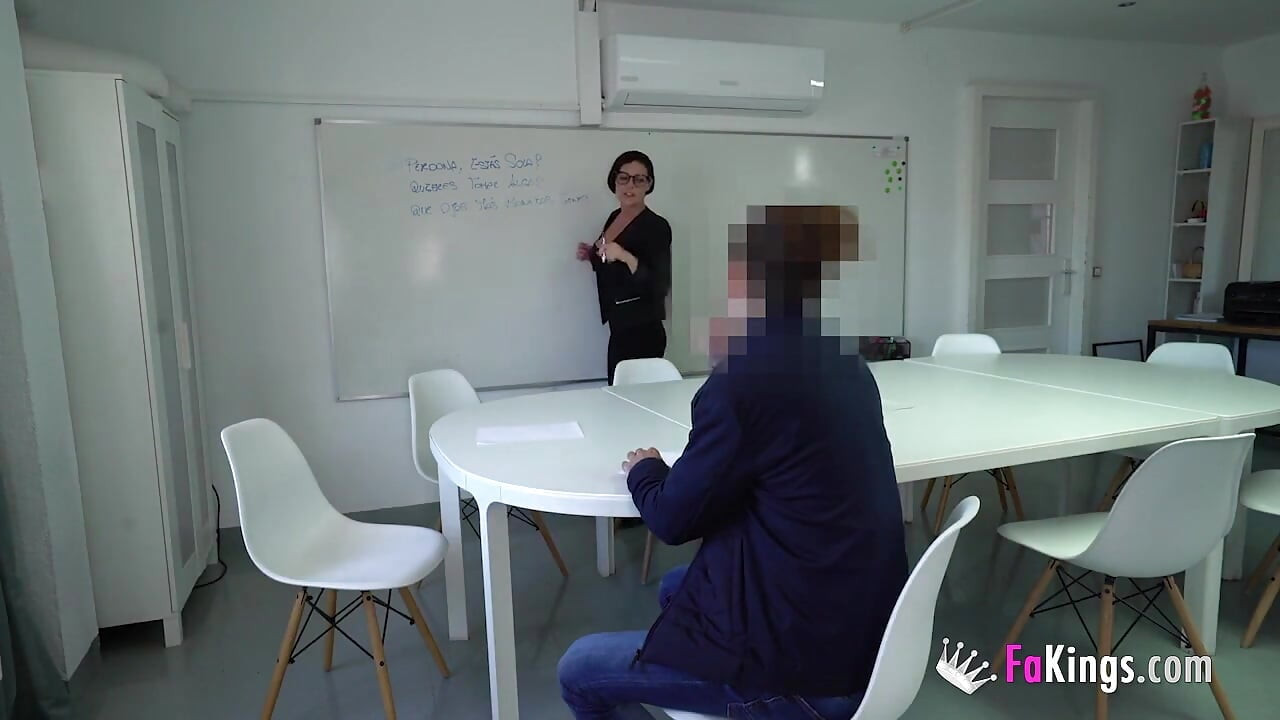 밀프 선생님과 데이트하는 방법! 학생을 유혹하는 아마추어 스페인 밀프