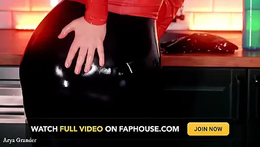Latex Tease - sexy milf seduce