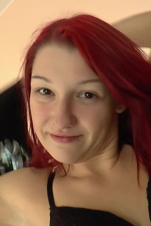 Slatka Ninas prva striptiz