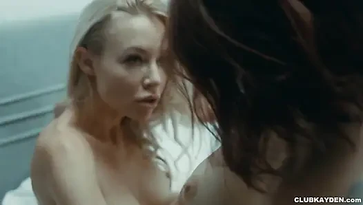 Kayden Kross ateşli lezbiyen videosunda Evelin Stone'un sikini yiyor
