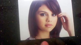 น้ําแตกบน selena