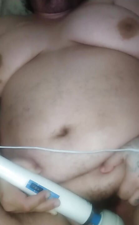 Mój kutas ma rację w twojej cipce obok twojego wibratora